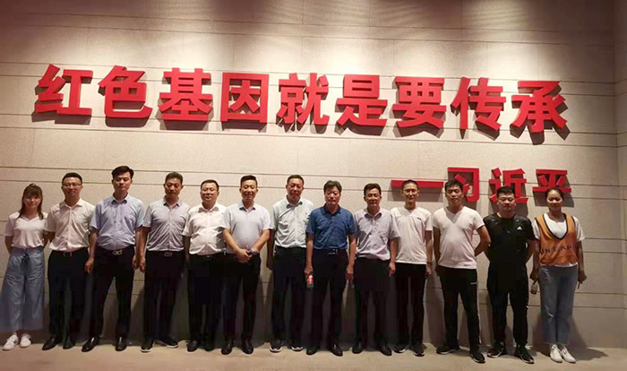 祥运米兰（中国）老板参加企业管理研修班合影留念